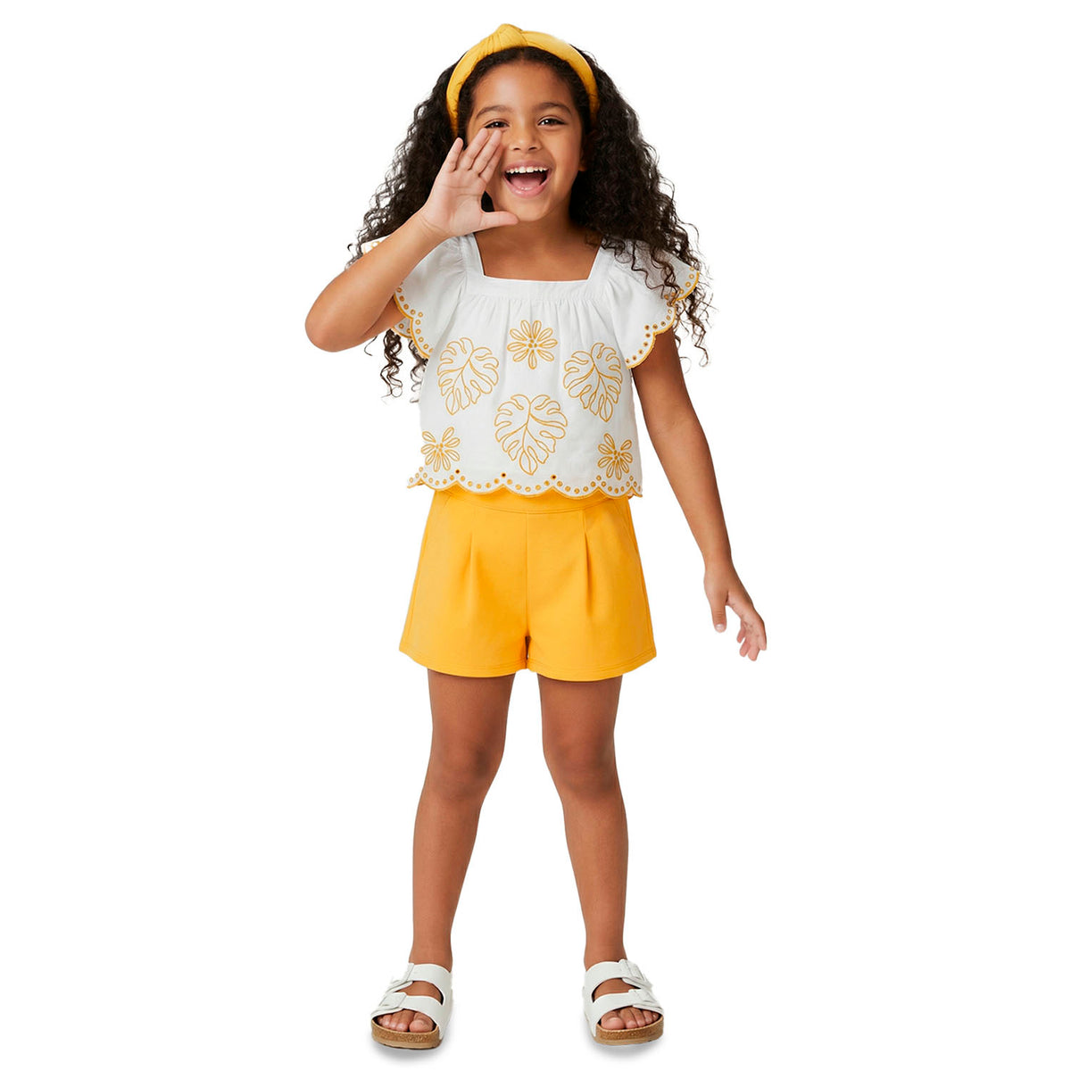 Conjunto hojas laser amarillo con short - Igorperu